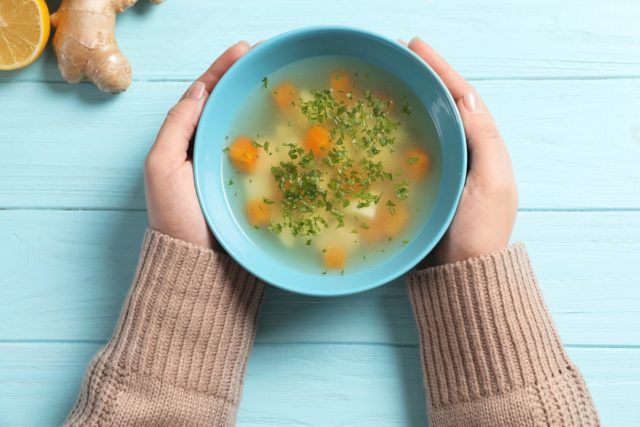 8 loại thực phẩm nên ăn để không lo ốm vặt: Kẻ thù của nhiều bệnh ung thư, tiêu thụ càng thường xuyên càng tốt, số 6 có trong bếp nhiều gia đình Việt - Ảnh 5.