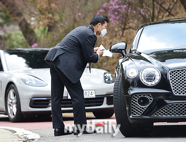 Choáng váng dàn siêu xe đổ bộ đám cưới Hyun Bin - Son Ye Jin: Maybach, Rolls Royce, Ferrari đến Lamborghini, G63 nối đuôi! - Ảnh 6.