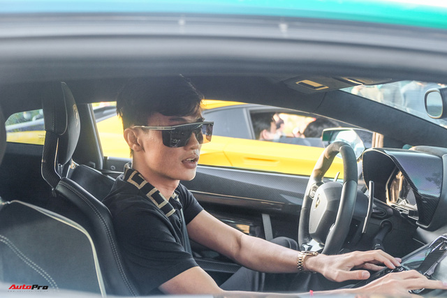 Phan Công Khanh xuất hiện tại show diễn siêu xe đắt đỏ nhất Việt Nam cùng Lamborghini Aventador SVJ giá sau thuế không dưới 50 tỷ đồng - Ảnh 1.