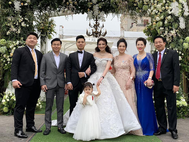 Cận cảnh toà lâu đài nguy nga của đại gia sân golf ở Nam Định - nơi từng diễn ra đám cưới của cô dâu 200 cây vàng - Ảnh 12.