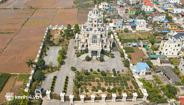 Cận cảnh toà lâu đài nguy nga của đại gia sân golf ở Nam Định - nơi từng diễn ra đám cưới của cô dâu 200 cây vàng - Ảnh 3.