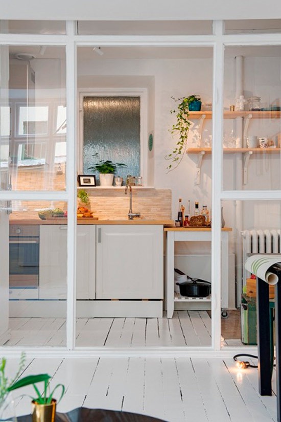 Nhà bếp không có cửa sổ là điểm chung của nhiều nhà chung cư và giải pháp thiết kế khắc phục siêu hay - Ảnh 3.