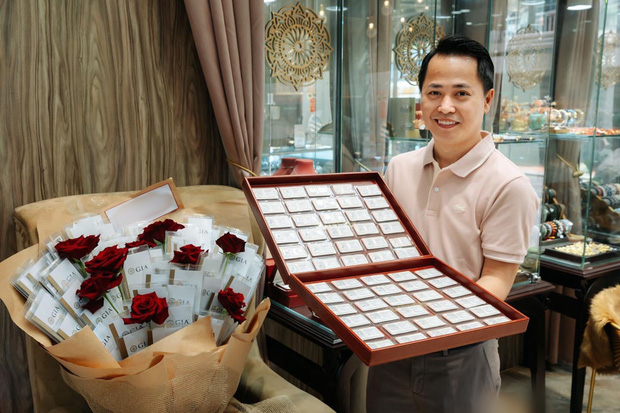  SỐC: Đại gia Cần Thơ mua bó hoa làm từ 99 viên kim cương tặng vợ 8/3, chủ shop tụt 10 đơn vị huyết áp ngay trước câu chốt đơn - Ảnh 1.