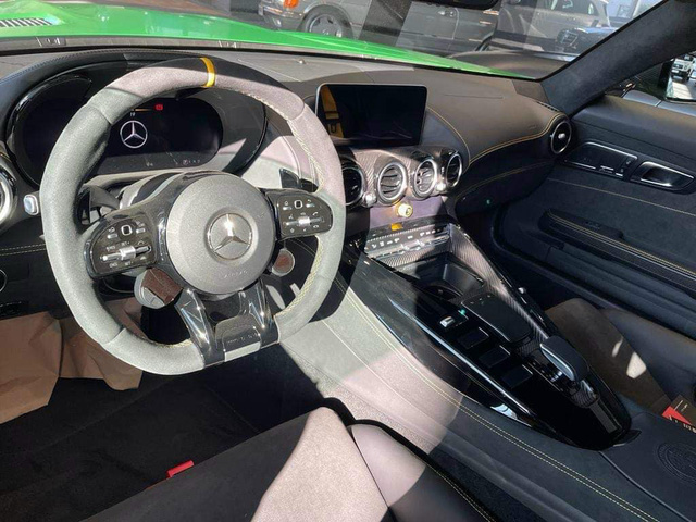 Thêm Mercedes-AMG GT R lên đường về Việt Nam phá vỡ thế độc tôn của doanh nhân Nguyễn Quốc Cường - Ảnh 3.