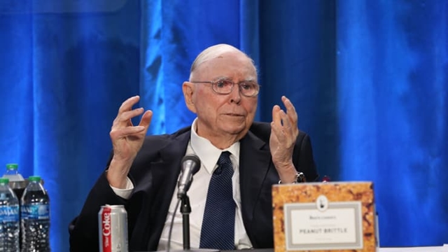 ‘Phó tướng’ của Warren Buffett đưa ra lời cảnh báo cho các nhà đầu tư thế hệ Z - Ảnh 1.