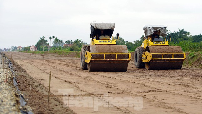  Gấp rút thi công tuyến đường ven biển đẹp nhất Hải Phòng  - Ảnh 4.