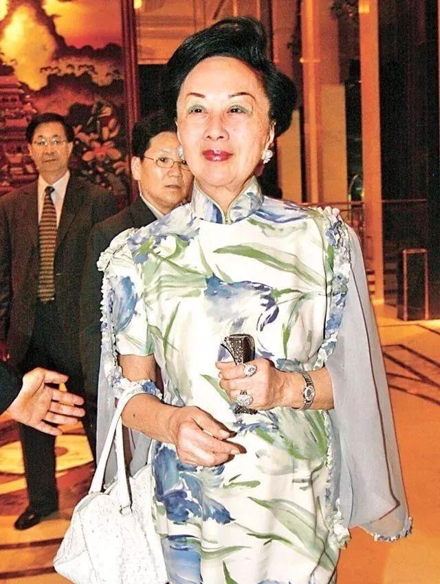 香港女首富的起起落落故事：做一個驕傲的新娘，但生活並不輕鬆，獨自背負家族財富，高達90後擁有110億美元的財富-圖3。