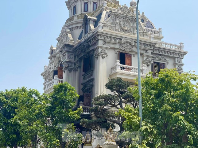 Hiện trường vụ cháy ‘lâu đài’ hàng trăm tỷ ở Quảng Ninh  - Ảnh 12.