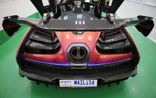 Đi đón bạn thân Long Trần về nước lần 2, đại gia Hoàng Kim Khánh kéo cả McLaren Senna lẫn Koenigsegg Regera khiến dân tình mê mẩn không rời mắt - Ảnh 8.