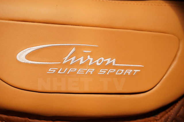 Nhóm bạn trẻ Quảng Ninh vượt cả trăm km đem Bugatti Chiron tự chế tới Hà Nội để lột xác nội thất: Vô-lăng carbon, dàn âm thanh mới, cabin bọc da xịn sò - Ảnh 6.