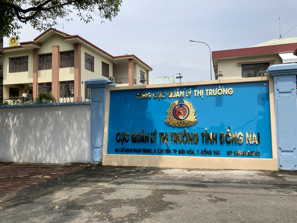 Kỷ luật 2 Phó Cục trưởng Cục Quản lý thị trường Đồng Nai và 6 cán bộ - Ảnh 1. Kỷ luật 2 Phó Cục trưởng Cục Quản lý thị trường Đồng Nai và 6 cán bộ - Ảnh 1.