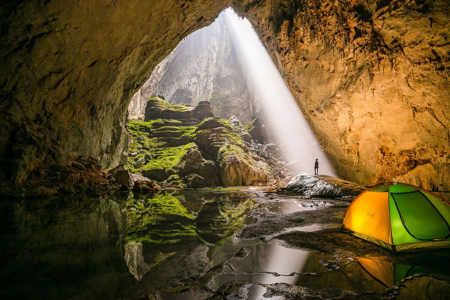 Giá lên đến 70 triệu đồng/người, khách đặt trước tour 2023 vì tour 2022 đã cháy vé, doanh nghiệp độc quyền khai thác tour Sơn Đoòng đang kinh doanh ra sao? - Ảnh 1. Giá lên đến 70 triệu đồng/người, khách đặt trước tour 2023 vì tour 2022 đã cháy vé, doanh nghiệp độc quyền khai thác tour Sơn Đoòng đang kinh doanh ra sao? - Ảnh 1.