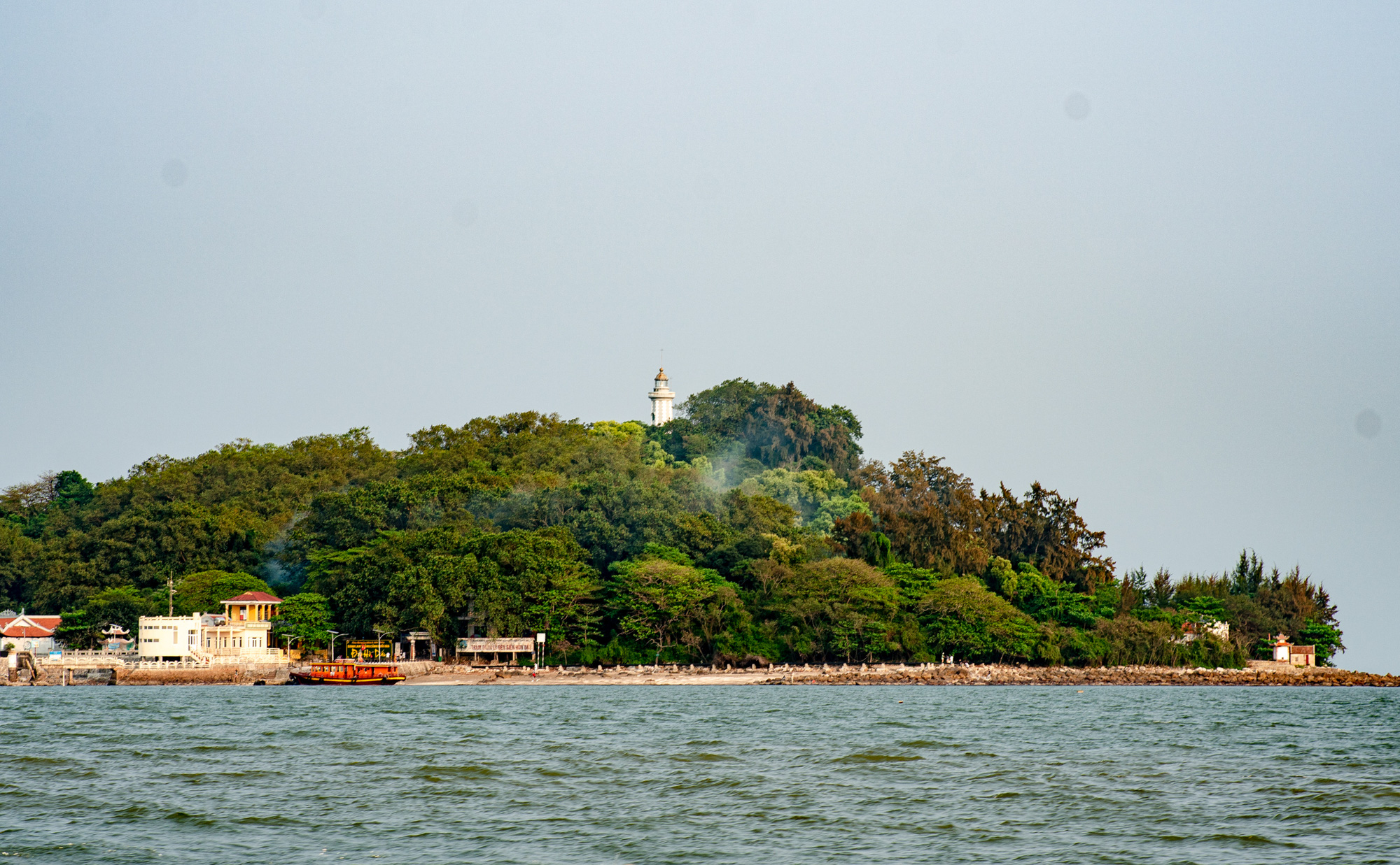  Khám phá đảo bé hạt tiêu có hải đăng cổ nhất Việt Nam, 124 năm vững vàng trước sóng gió - Ảnh 13.