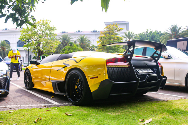 Cận cảnh Lamborghini Murcielago Roadster độc nhất Việt Nam độ cực độc của đại gia phố núi tại VietRally - Ảnh 6.