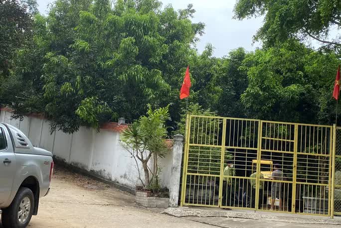 Biệt thự của đại gia vàng trên núi Hải Vân vẫn chưa tháo dỡ xong - Ảnh 1. Biệt thự của đại gia vàng trên núi Hải Vân vẫn chưa tháo dỡ xong - Ảnh 1.