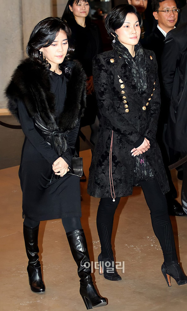 Hai nữ cường tỷ đô của gia tộc Samsung ở tuổi 50: Phong cách ăn vận thượng lưu, thần thái quyền uy, mỗi lần xuất hiện đều như sải bước trên sàn runway hàng hiệu - Ảnh 17.