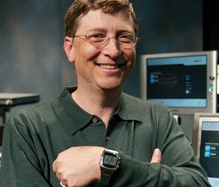 Dùng quần bơi, đồng hồ của tỷ phú Jeff Bezos, Bill Gates với giá rẻ bèo |  Tin Tức
