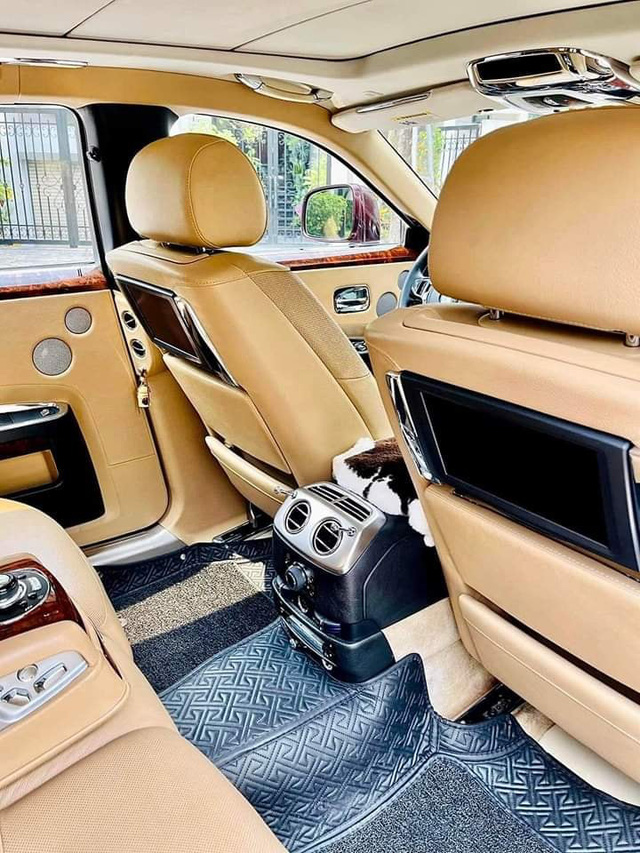 Rolls-Royce Ghost được bán lại với giá ngang Lexus LX 600: Giá mềm nhưng vẫn bảnh để tiếp đối tác VIP - Ảnh 4.