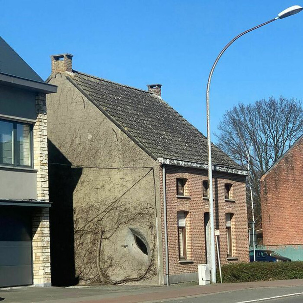 Bộ ảnh những ngôi nhà xấu nhất Bỉ - đất nước nhiều thảm họa kiến trúc tới mức dân bản địa phải đi bóc phốt - Ảnh 2.