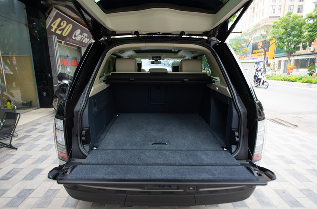 Một trong 100 chiếc Range Rover Autobiography Black Edition hiếm hoi được rao bán lại với giá hơn 6 tỷ đồng - Ảnh 17.
