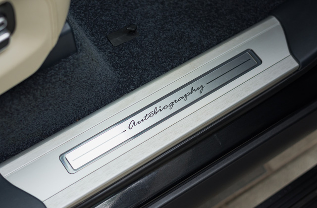 Một trong 100 chiếc Range Rover Autobiography Black Edition hiếm hoi được rao bán lại với giá hơn 6 tỷ đồng - Ảnh 26.