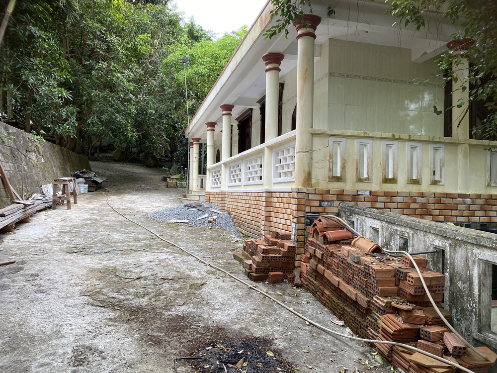  Vì sao biệt phủ trái phép của đại gia vàng chưa bị tháo dỡ hoàn toàn suốt 7 năm? - Ảnh 1.