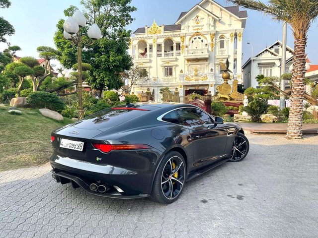 Đại gia buôn lợn Hải Dương mua hàng hiếm Jaguar F-Type R biển tứ quý 9, bổ sung vào dàn xe biển đẹp mạ vàng trị giá hàng trăm tỷ đồng - Ảnh 1.