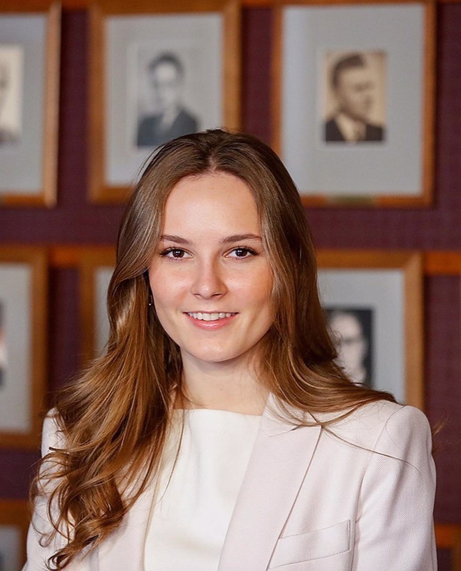  Những nàng công chúa Gen Z đẹp nhất thế giới: Người lộng lẫy như bước ra từ cổ tích, người phong thái quyền lực chuẩn Nữ hoàng tương lai - Ảnh 18.