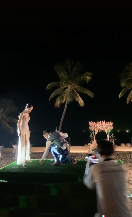 Đám cưới hot nhất tại Phú Quốc gây chú ý bởi màn đánh golf bắn pháo hoa đầy mùi tiền từ cô dâu chú rể - Ảnh 3.