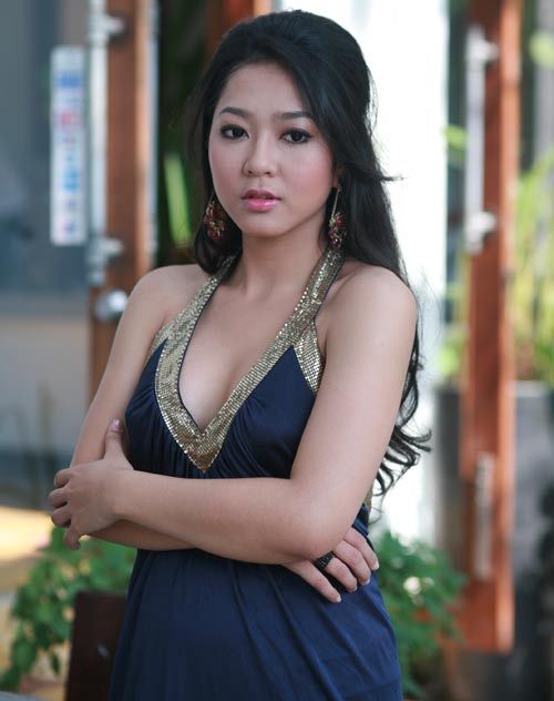 Nữ ca sĩ sắp cưới Vua cá Koi Việt Nam: Cuộc sống giàu có, xinh đẹp và nổi tiếng - Ảnh 2.