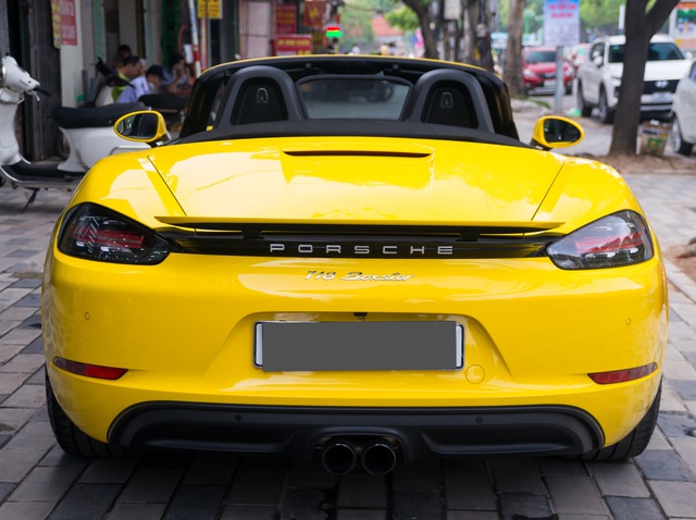 1 năm tuổi, Porsche 718 Boxster “lướt nhẹ” 7.000km được rao bán với giá hơn 5 tỷ đồng - Ảnh 14.