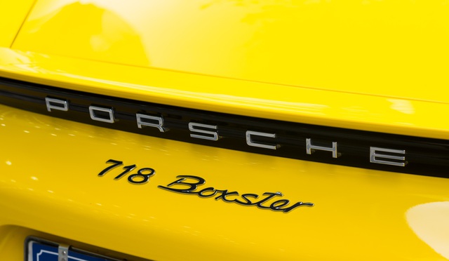 1 năm tuổi, Porsche 718 Boxster “lướt nhẹ” 7.000km được rao bán với giá hơn 5 tỷ đồng - Ảnh 16.