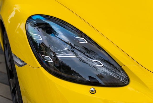 1 năm tuổi, Porsche 718 Boxster “lướt nhẹ” 7.000km được rao bán với giá hơn 5 tỷ đồng - Ảnh 6.