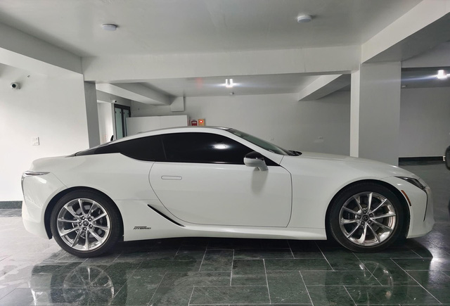 Lexus LC500h siêu hiếm tại Việt Nam được bán lại chỉ với giá hơn 7 tỷ đồng - Ảnh 8.