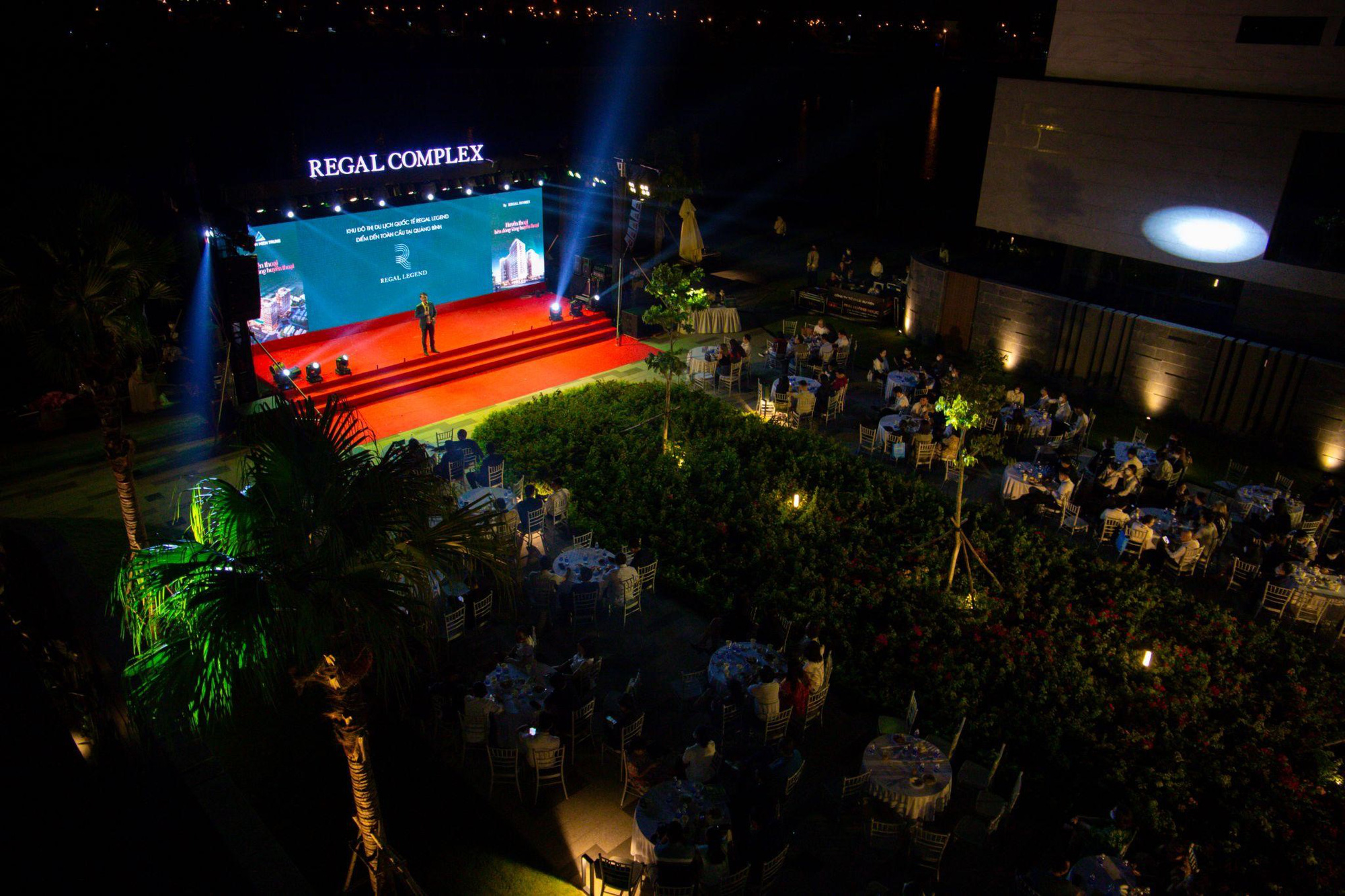 Căn hộ mẫu Regal Complex thay đổi khái niệm mới về nhà ở xa hoa - Ảnh 1. Căn hộ mẫu Regal Complex thay đổi khái niệm mới về nhà ở xa hoa - Ảnh 1.