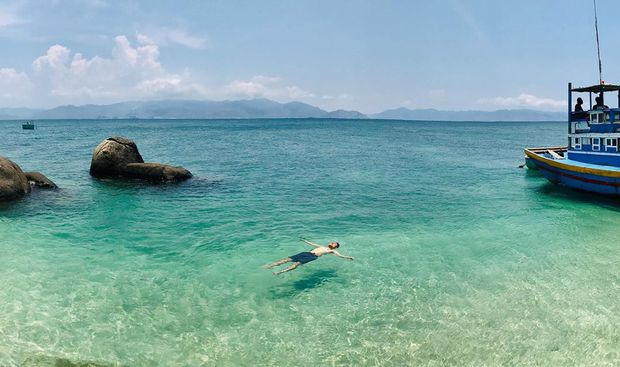 Hòn đảo Việt Nam được nhận xét nước trong xanh hơn cả bể bơi, xứng danh thiên đường biển hot nhất mùa hè năm nay - Ảnh 9.