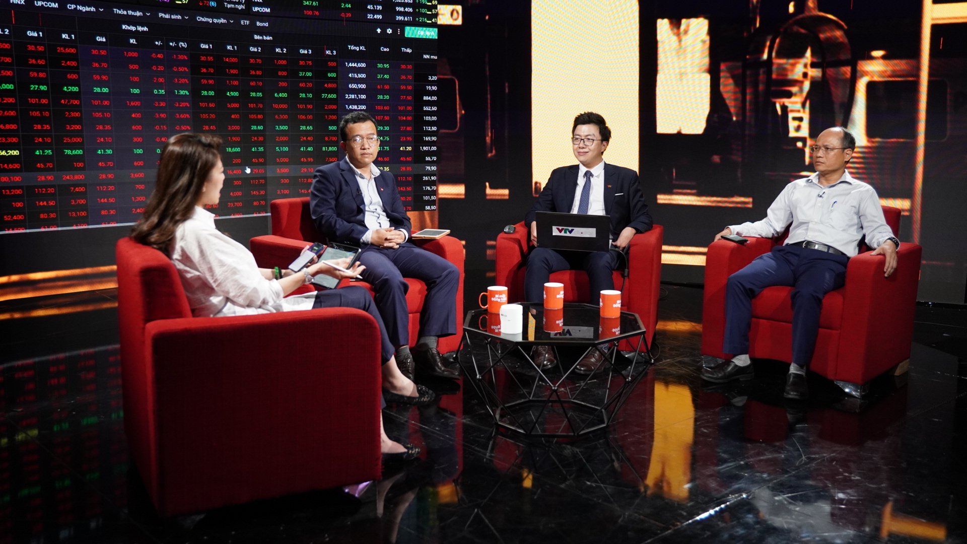Đại diện UBCKNN: Tăng cường xử phạt cho thấy thị trường chứng khoán Việt Nam là sân chơi bình đẳng và minh bạch cho nhà đầu tư - Ảnh 1. Đại diện UBCKNN: Tăng cường xử phạt cho thấy thị trường chứng khoán Việt Nam là sân chơi bình đẳng và minh bạch cho nhà đầu tư - Ảnh 1.