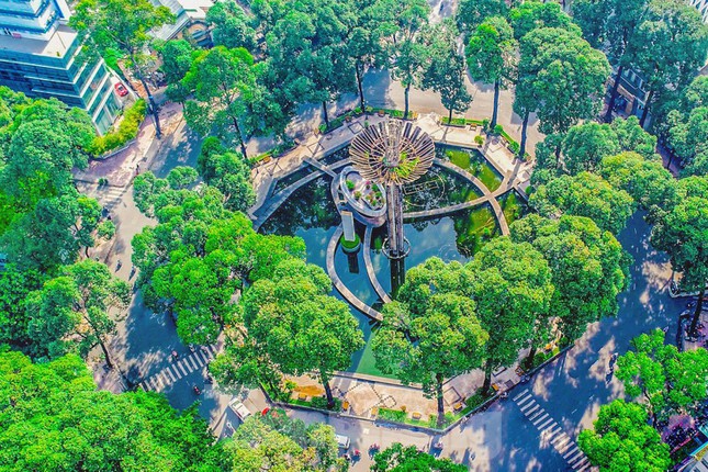 Khu vực Hồ Con Rùa được 'thay áo mới'