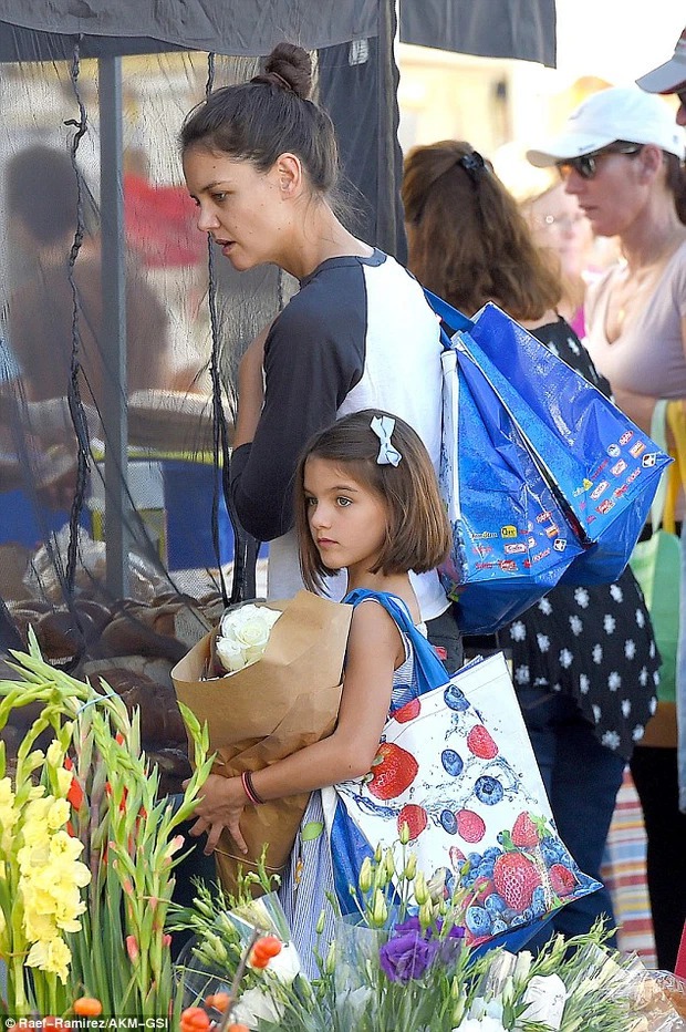 2 ái nữ nổi tiếng nhất Hollywood dậy thì ra sao? Suri Cruise lột xác như người mẫu, Harper Beckham mũm mĩm đầy đáng yêu - Ảnh 20.