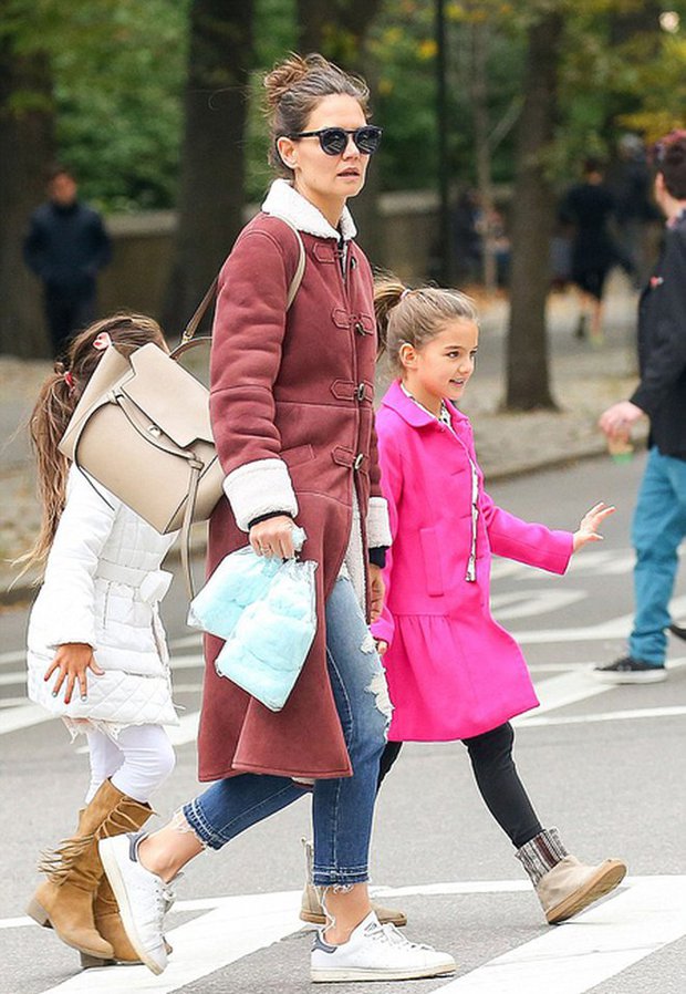 2 ái nữ nổi tiếng nhất Hollywood dậy thì ra sao? Suri Cruise lột xác như người mẫu, Harper Beckham mũm mĩm đầy đáng yêu - Ảnh 21.