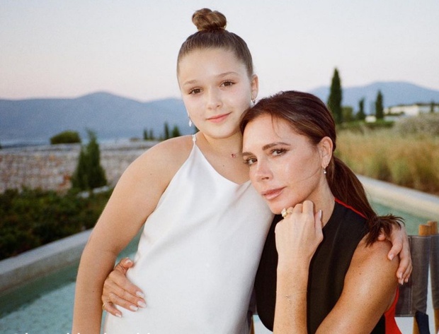 2 ái nữ nổi tiếng nhất Hollywood dậy thì ra sao? Suri Cruise lột xác như người mẫu, Harper Beckham mũm mĩm đầy đáng yêu - Ảnh 9.