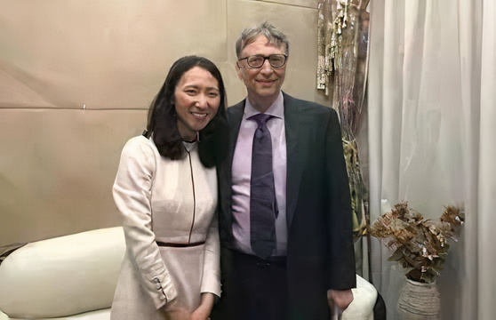 Nữ Tiến sĩ 27 tuổi tài sắc vẹn toàn: Rẽ hướng làm trái ngành, bỏ việc ở công ty top 100 của Mỹ để cùng Bill Gates làm từ thiện - Ảnh 3.