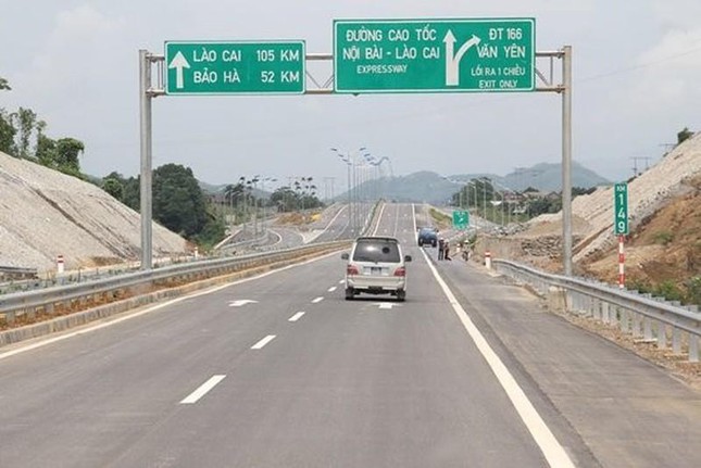 Lý do 4 nhân viên trạm thu phí cao tốc Nội Bài - Lào Cai bị bắt giam - Ảnh 1. Lý do 4 nhân viên trạm thu phí cao tốc Nội Bài - Lào Cai bị bắt giam - Ảnh 1.