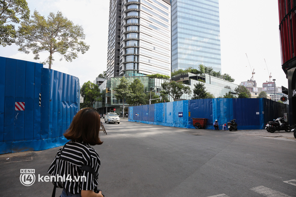 Người dân tại “đất vàng” TP.HCM vui mừng khi rào chắn công trình Metro sắp được tháo dỡ sau 8 năm - Ảnh 14. Người dân tại “đất vàng” TP.HCM vui mừng khi rào chắn công trình Metro sắp được tháo dỡ sau 8 năm - Ảnh 14.