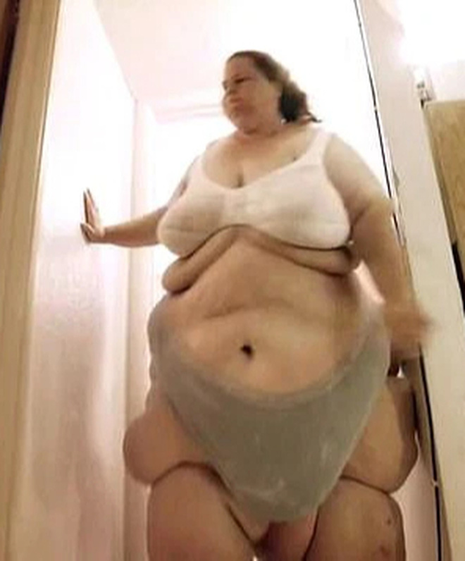 Người phụ nữ béo nhất hành tinh nặng 302kg chỉ có thể đi lại bằng xe đẩy “biến hình” sốc sau 10 năm, không nói không ai dám tin là 1 người - Ảnh 6.