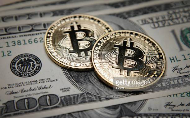 USD và vàng tăng, rúp Nga cũng mạnh bất chấp phương Tây chuẩn bị áp vòng trừng phạt mới lên Nga