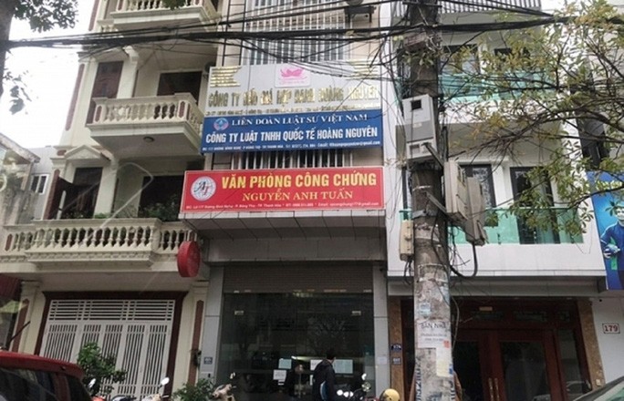 Bắt 2 nhân viên công ty đấu giá ở Thanh Hóa - Ảnh 1. Bắt 2 nhân viên công ty đấu giá ở Thanh Hóa - Ảnh 1.