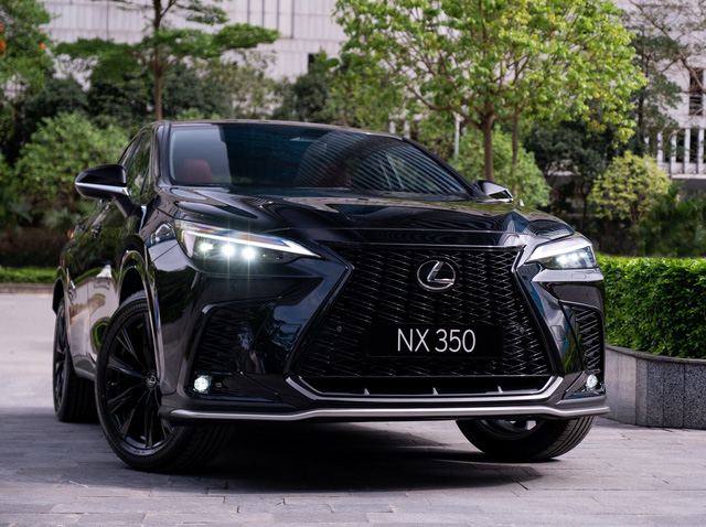 Ra mắt Lexus NX 2022 tại Việt Nam: Giá từ 3,01 tỷ đồng, đấu Mercedes GLC bằng phiên bản hybrid và F-Sport - Ảnh 2.