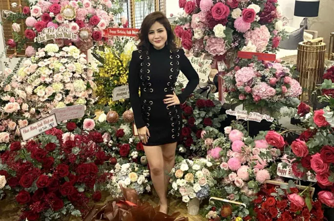 Vỏ bọc hoàn hảo của Phùng Thị Nghệ, người vừa bị Công an TP HCM bắt giam - Ảnh 2. Vỏ bọc hoàn hảo của Phùng Thị Nghệ, người vừa bị Công an TP HCM bắt giam - Ảnh 2.
