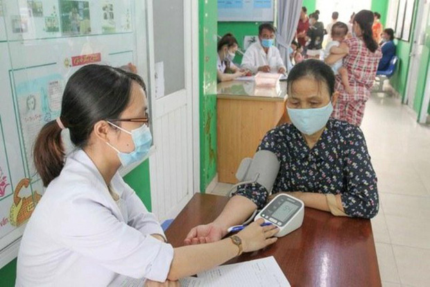  Sài Gòn đề xuất trả lương 7-9 triệu đồng/tháng cho y, bác sĩ cao tuổi làm việc ở trạm y tế - Ảnh 1.
